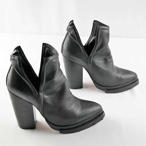Jeffrey Campbell Shoes - Jeffrey Campbell Heeled Booties Sz 8